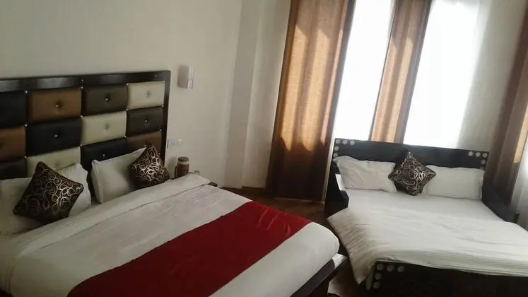 Family Tek Büyük Yataklı Oda