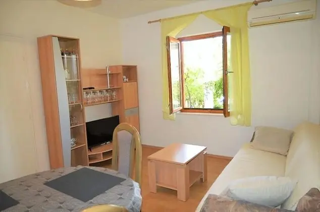 Apart Daire (Anka - 50m from pebble beach - A1(4+1)