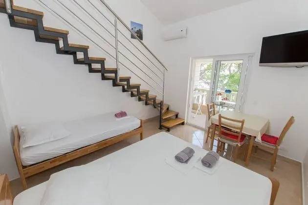 Stüdyo (Anka - amazing location - SA4(5))