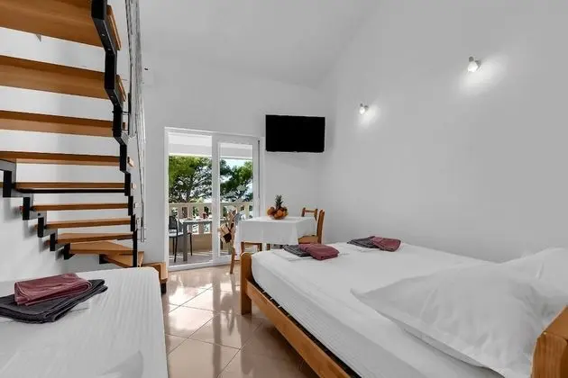 Stüdyo (Anka - amazing location - SA4(5))