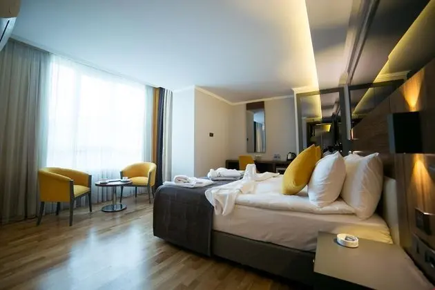 Corner Suite