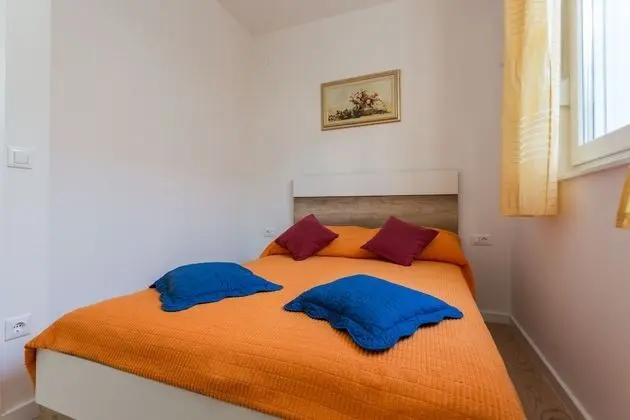 Luxury Tek Büyük Yataklı Oda