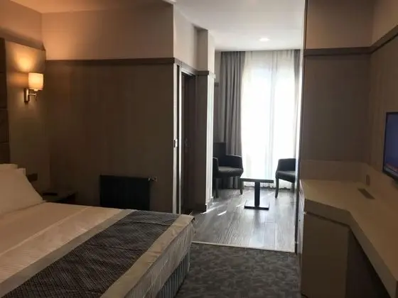 Çift Kişilik,şehir Manzaralı