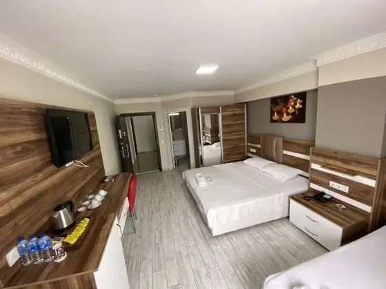 Triple, Şehir Manzaralı, Balkonlu