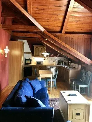 Junior Süit, Balkon