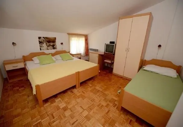 Apart Daire (Ankica - 150 m from beach - A2(5))
