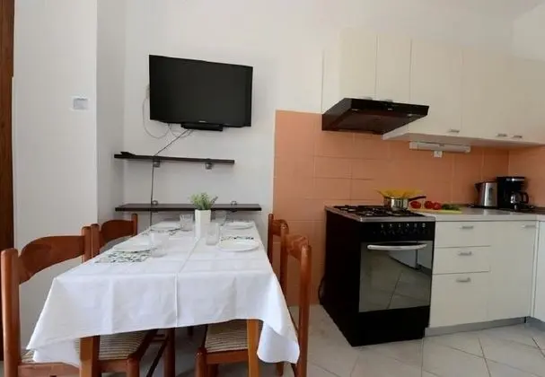 Apart Daire (Ankica - 150 m from beach - A2(5))