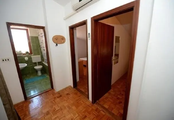 Apart Daire (Ankica - 150 m from beach - A2(5))