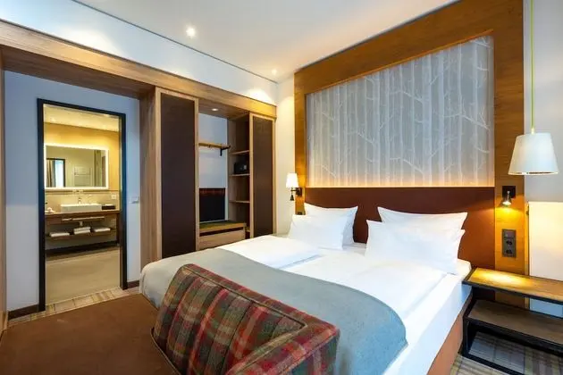 Junior Süit, 1 En Büyük (King) Boy Yatak, Küvet