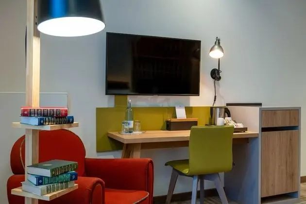 Junior Süit, 1 En Büyük (King) Boy Yatak, Küvet