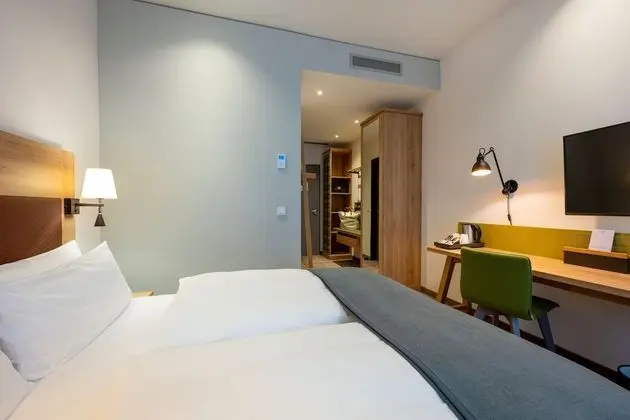 Standard Oda, 1 Büyük (Queen) Boy Yatak