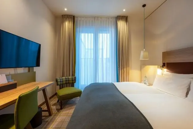 Standard Oda, 1 Büyük (Queen) Boy Yatak