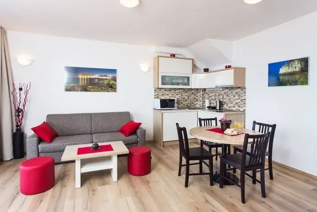 Apart Daire, 1 Yatak Odası, Kısmi Deniz Manzaralı