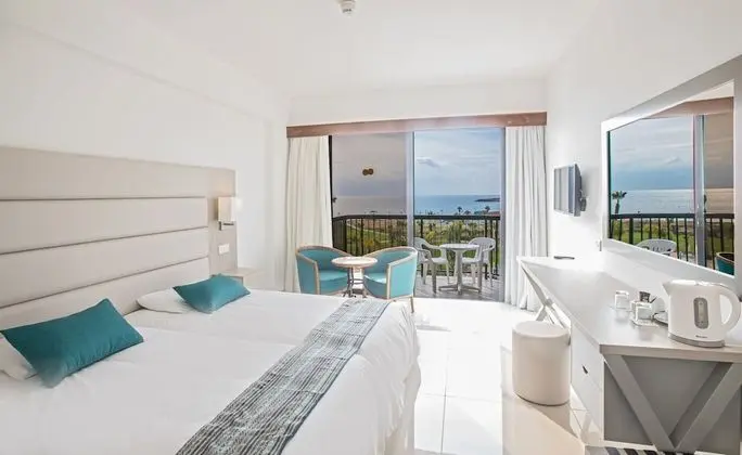 https://i.travelapi.com/lodging/3000000/2500000/2494800/2494783/93139c1d_z.jpg