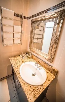 Standard Tek Büyük Yataklı Oda