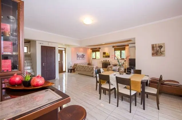 Villa, 3 Yatak Odası, Şömine