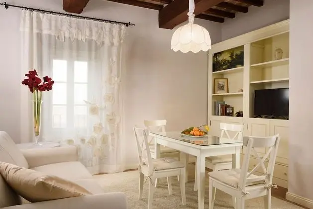 Family Apart Daire, 2 Yatak Odası, Teras, Havuz Manzaralı