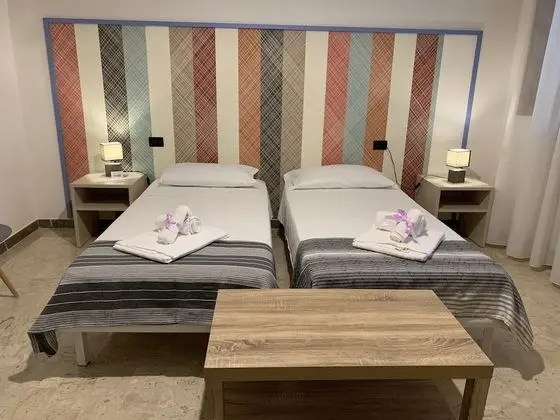 Comfort Tek Büyük veya İki Ayrı Yataklı Oda