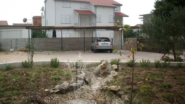 Apart Daire (Anna - great location & family friend)