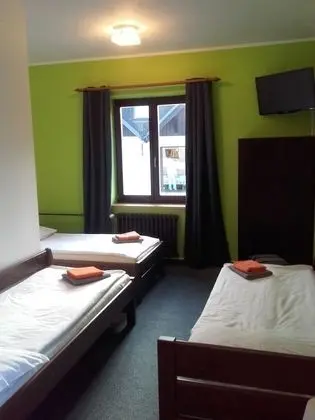 Üç Kişilik Oda