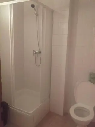 Üç Kişilik Oda