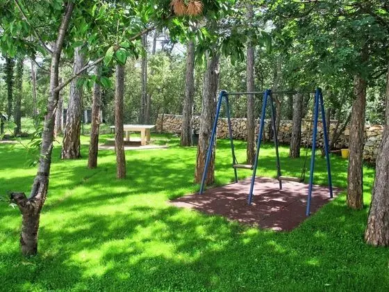 Ev