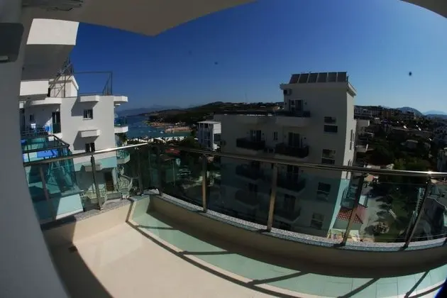 Tek Büyük Yataklı Oda, Balkon