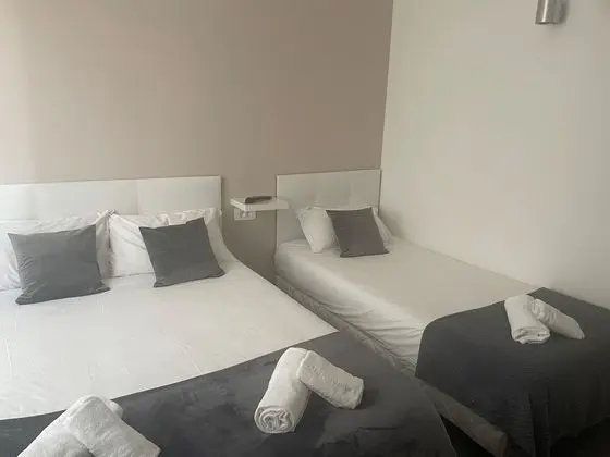 Üç Kişilik Oda
