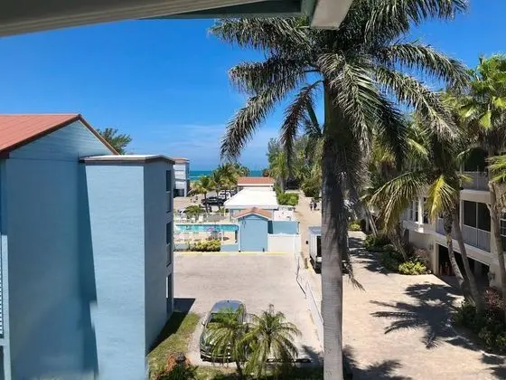 Ev