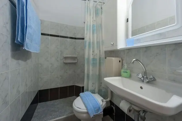 Stüdyo, Bahçe Manzaralı