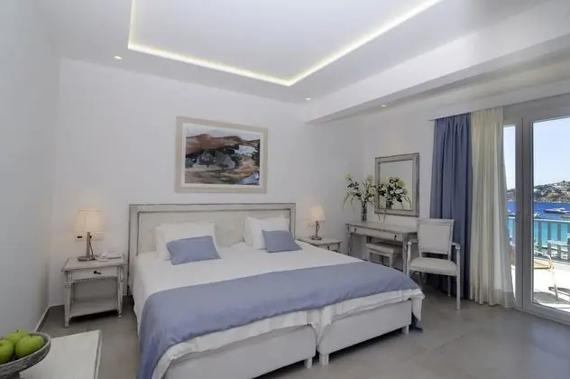 Tek Büyük veya İki Ayrı Yataklı Oda, Deniz Manzaralı