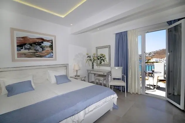 Tek Büyük veya İki Ayrı Yataklı Oda, Deniz Manzaralı