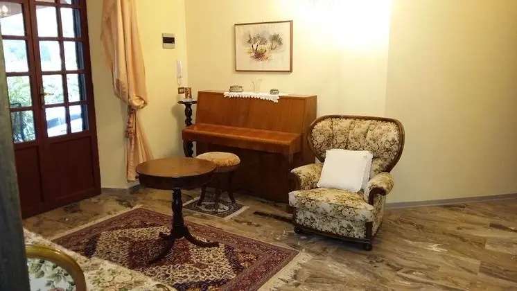 Tek Büyük Yataklı Oda, Bağlantılı Odalar