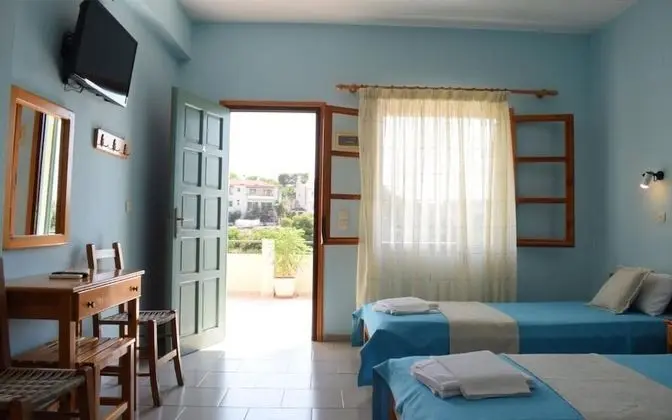 Basic Tek Büyük veya İki Ayrı Yataklı Oda