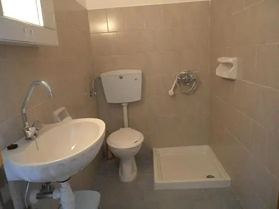 Basic Tek Büyük veya İki Ayrı Yataklı Oda