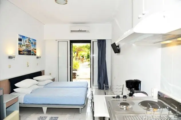 Stüdyo, Teras, Havuz Manzaralı