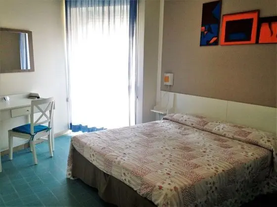 Tek Büyük veya İki Ayrı Yataklı Oda, Bahçe Manzaralı