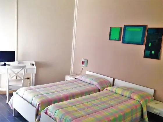 Tek Büyük veya İki Ayrı Yataklı Oda, Bahçe Manzaralı