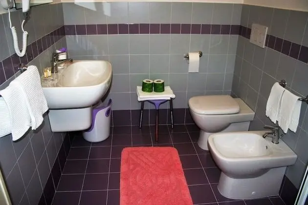 Tek Büyük veya İki Ayrı Yataklı Oda, Bahçe Manzaralı