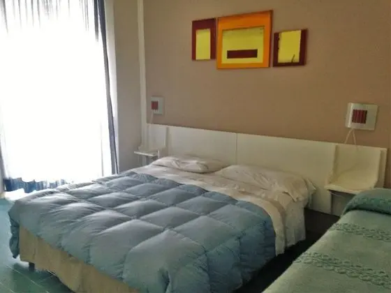 Üç Kişilik Oda, Bahçe Manzaralı