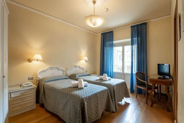 Comfort Tek Büyük Yataklı Oda