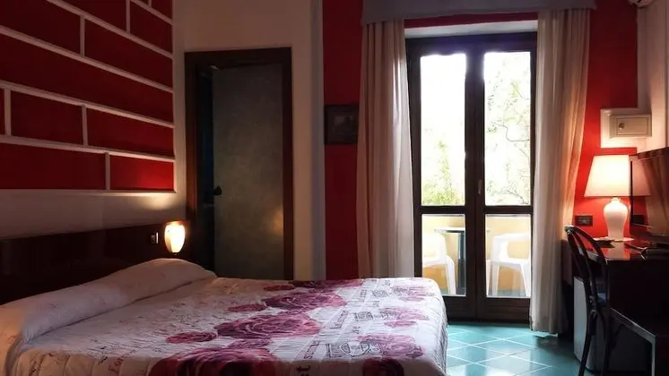 Classic Tek Büyük veya İki Ayrı Yataklı Oda, Balkon