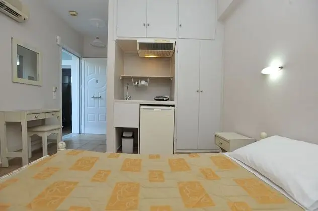 Stüdyo, Ek Bina