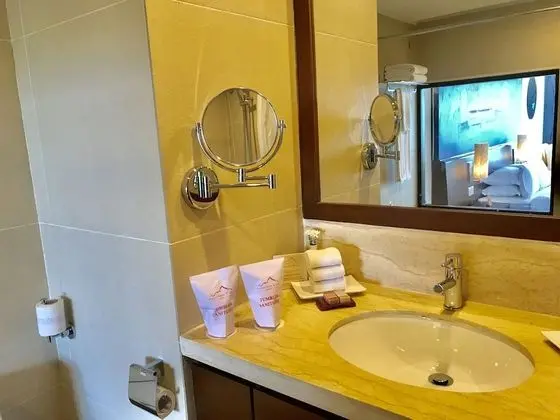 Deluxe Tek Büyük veya İki Ayrı Yataklı Oda, Balkon, Dağ Manzaralı
