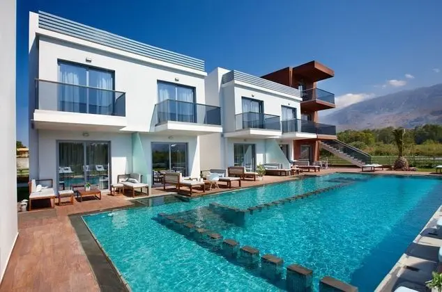 Villa with Sharing Pool