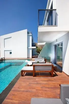 Villa with Sharing Pool