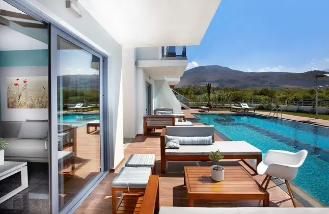 Villa with Sharing Pool
