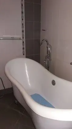 İki Ayrı Yataklı Oda, Sigara İçilmez