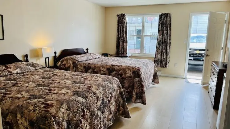 Deluxe Tek Büyük Yataklı Oda, 2 Büyük (Queen) Boy Yatak, Özel Banyo, Bahçe Manzaralı