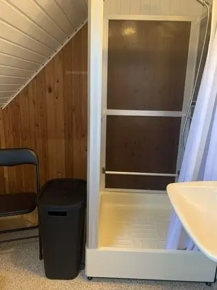 Basic Tek Büyük veya İki Ayrı Yataklı Oda, Ortak Banyo